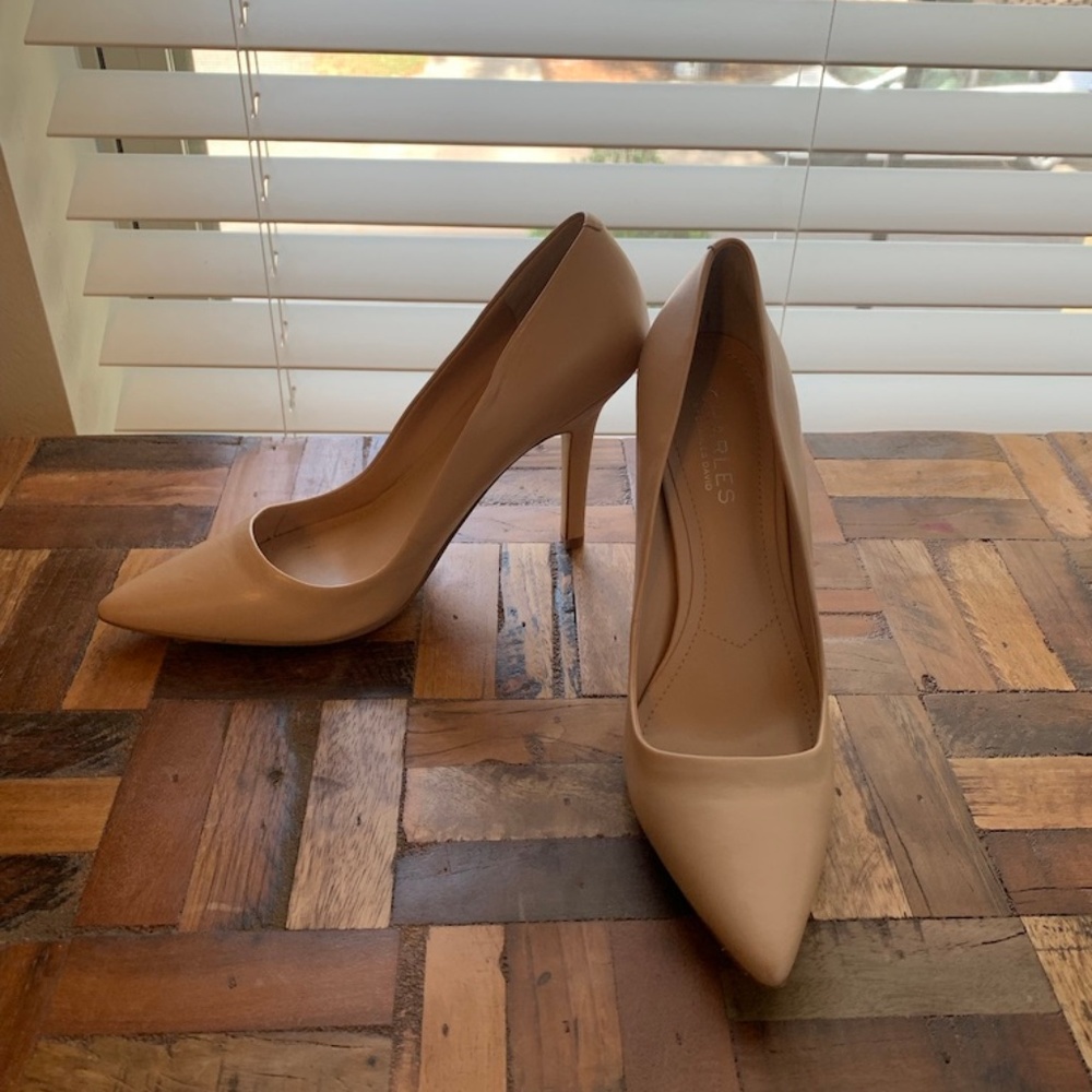 Charles David Palma Pumps - Nude - Picture 2 of 4
